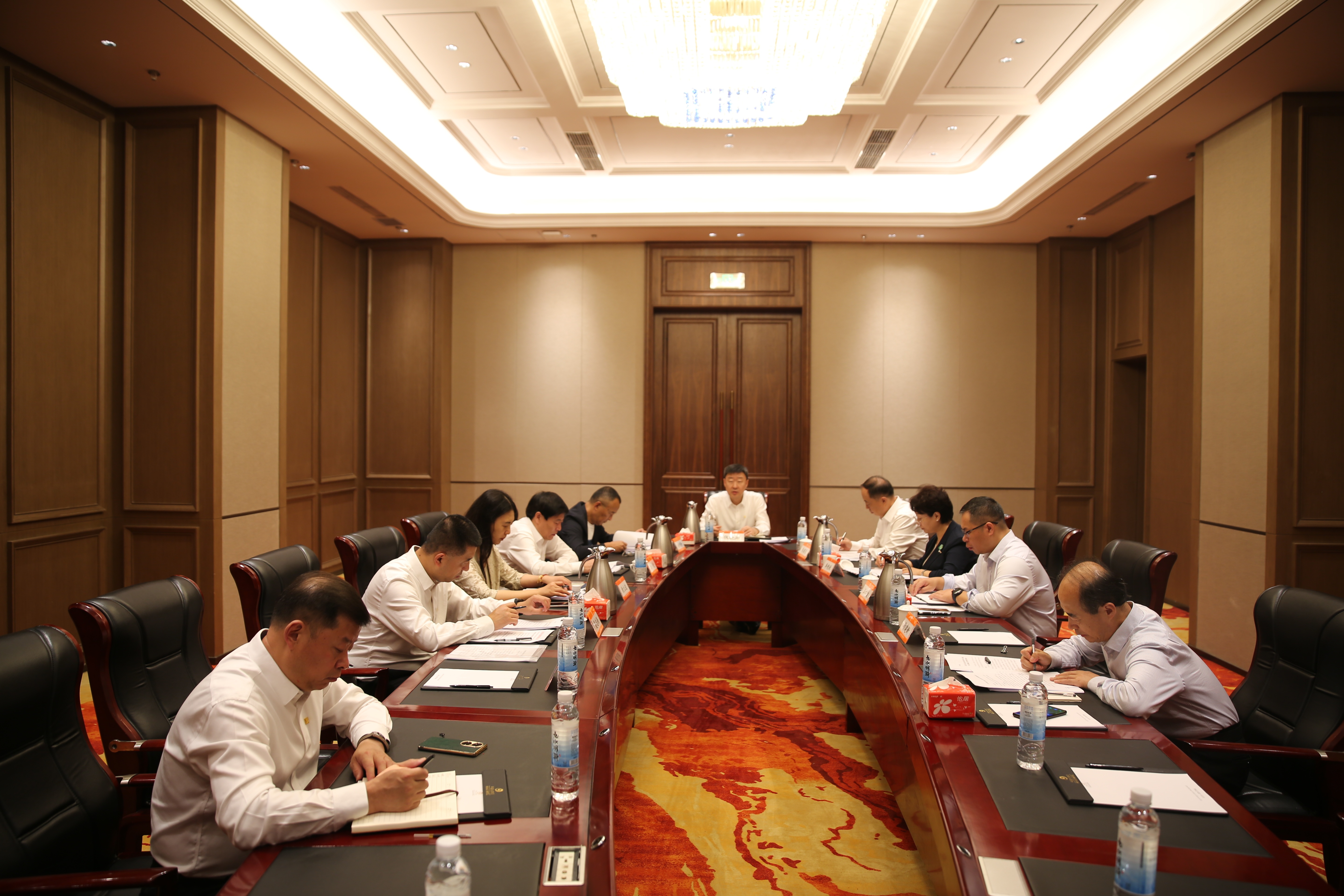 集团党委常委会召开聚会 重温习近平总书记主要回信精神 研究有关事项